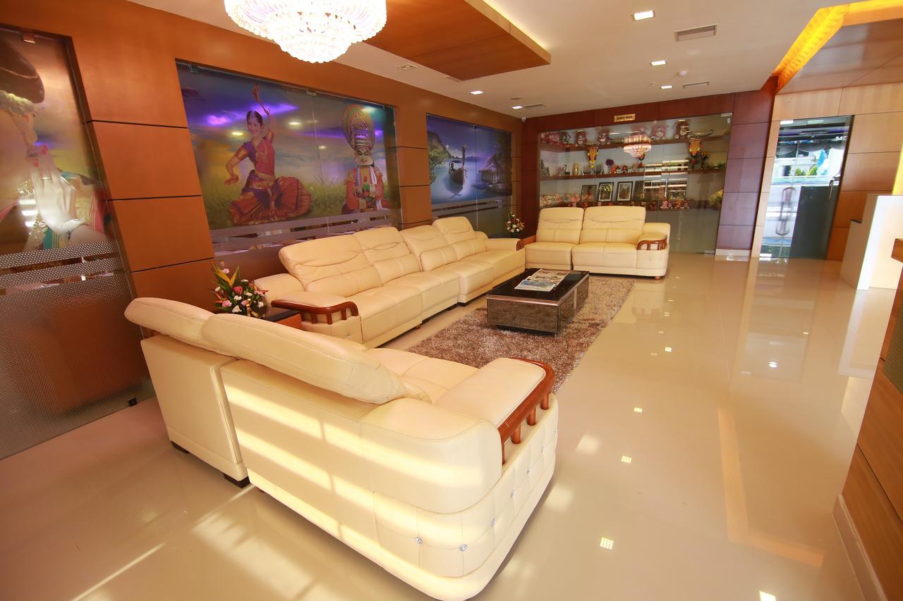 Rouba Residency Hotel Ponnāni Buitenkant foto
