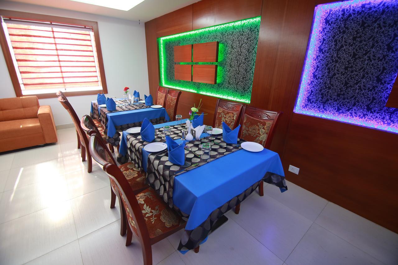 Rouba Residency Hotel Ponnāni Buitenkant foto