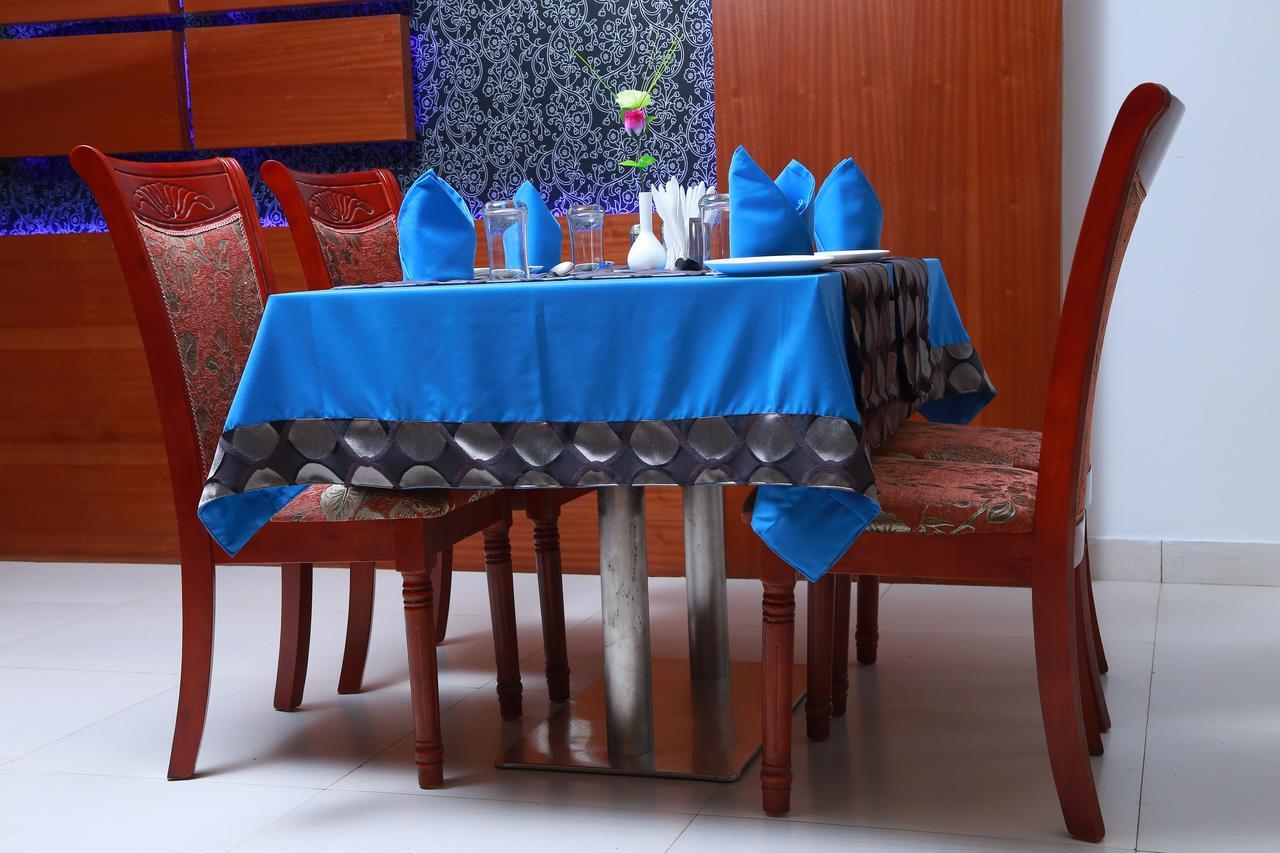 Rouba Residency Hotel Ponnāni Buitenkant foto