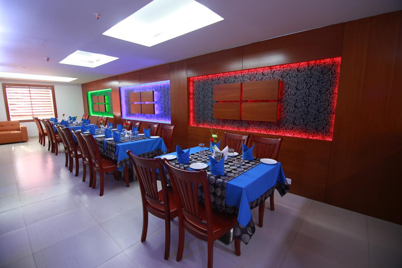 Rouba Residency Hotel Ponnāni Buitenkant foto
