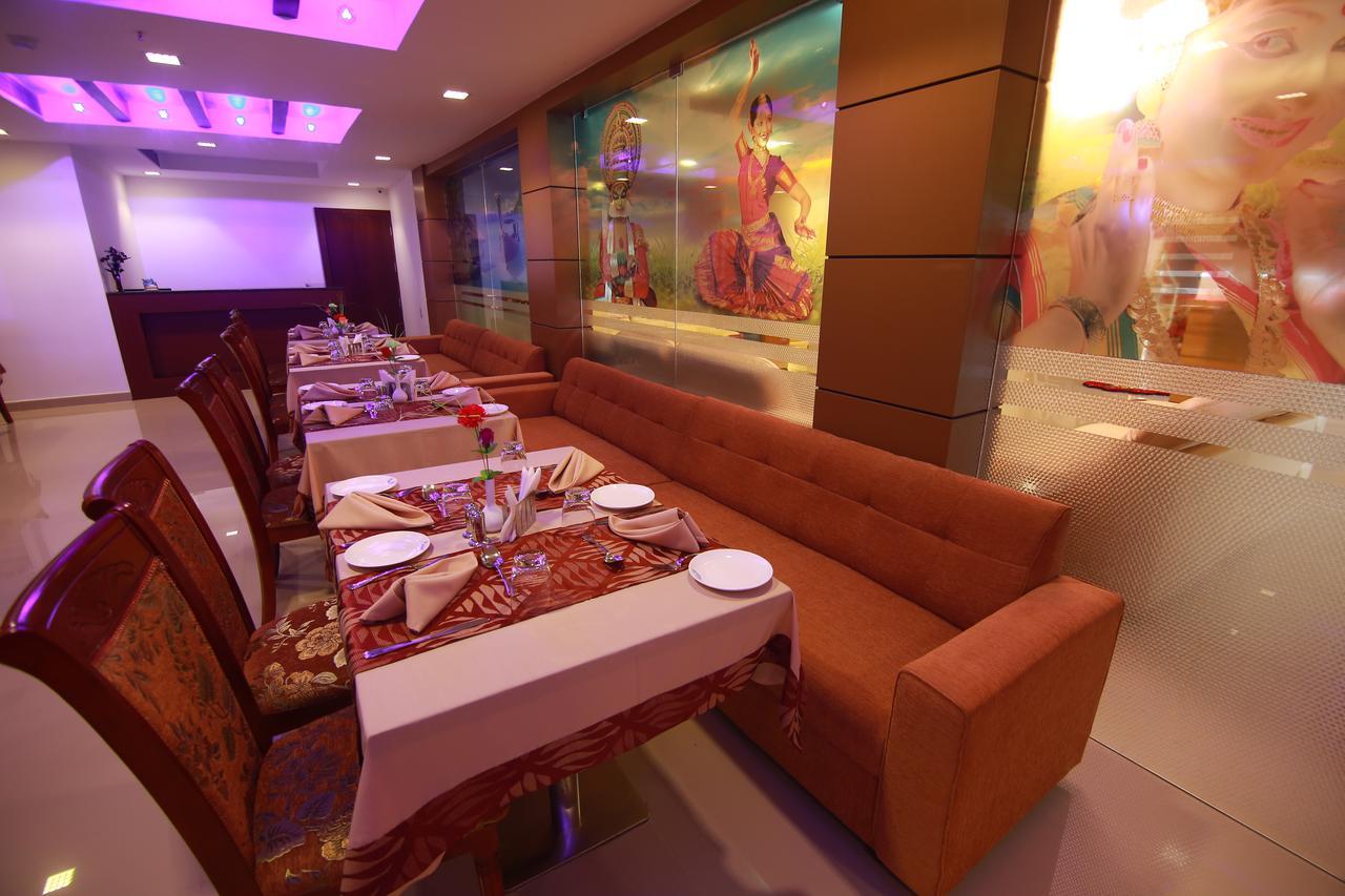 Rouba Residency Hotel Ponnāni Buitenkant foto