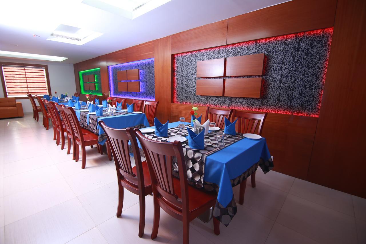 Rouba Residency Hotel Ponnāni Buitenkant foto