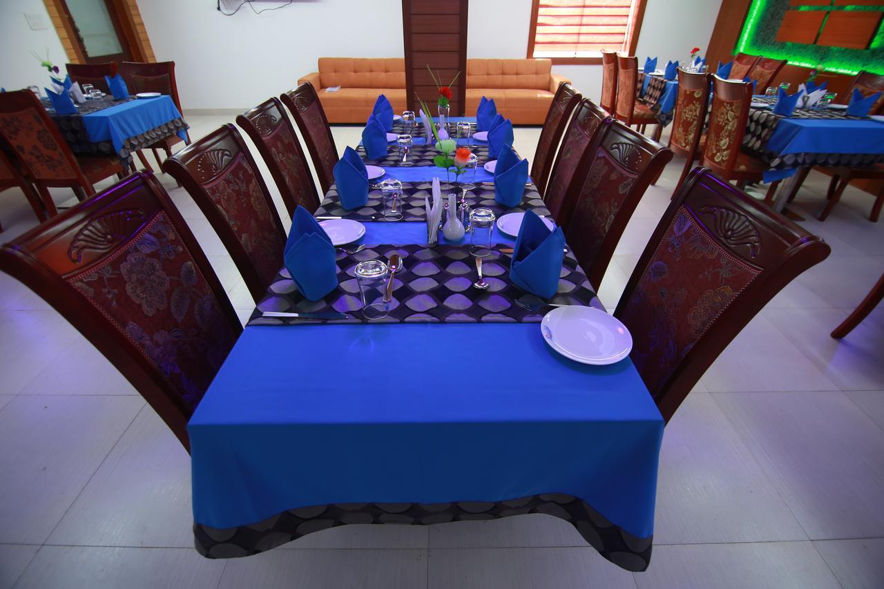Rouba Residency Hotel Ponnāni Buitenkant foto