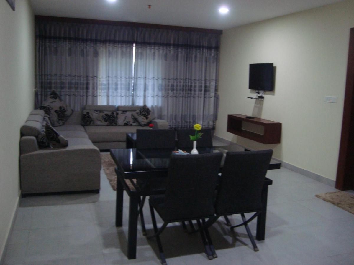 Rouba Residency Hotel Ponnāni Buitenkant foto