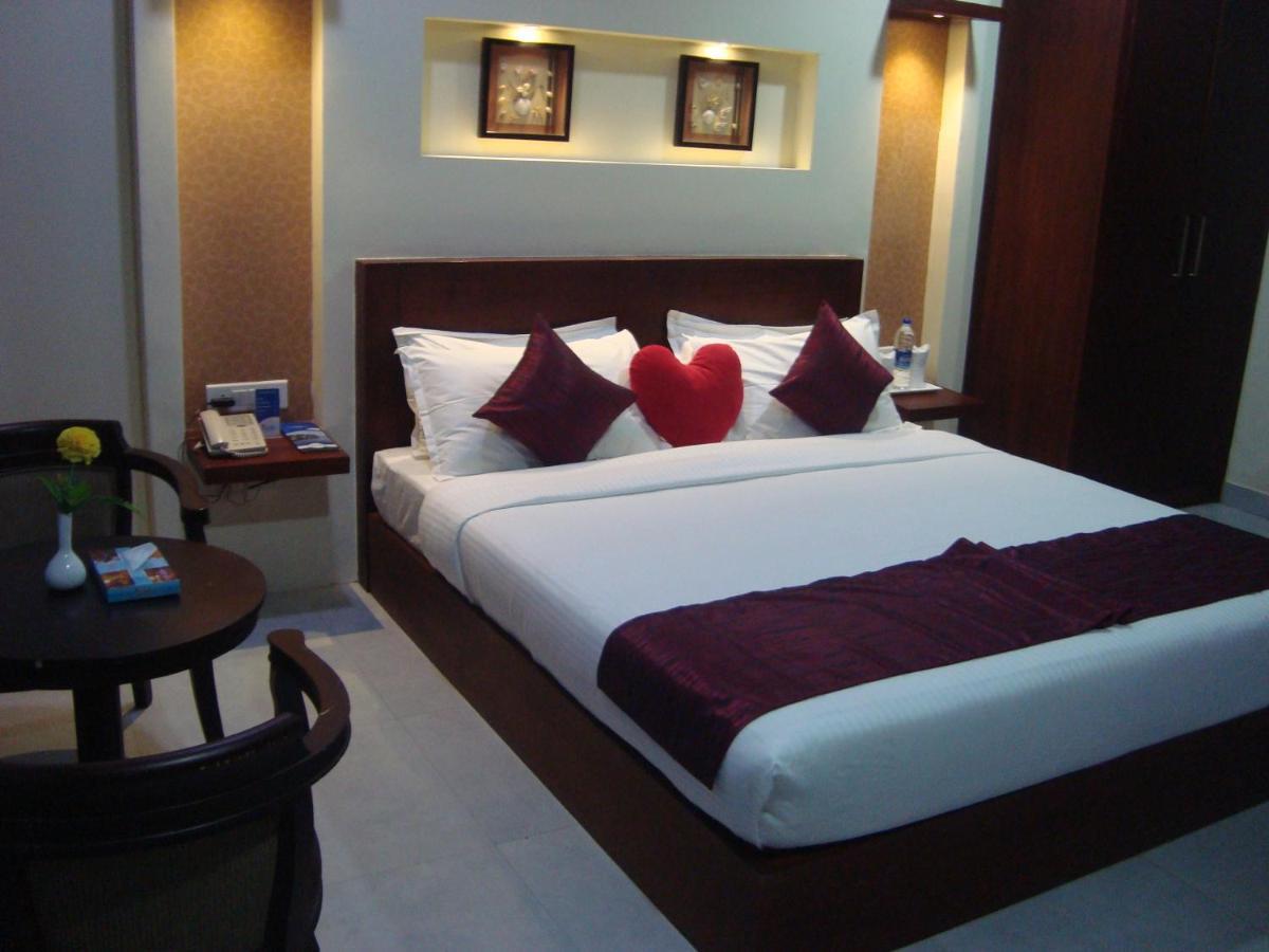 Rouba Residency Hotel Ponnāni Buitenkant foto
