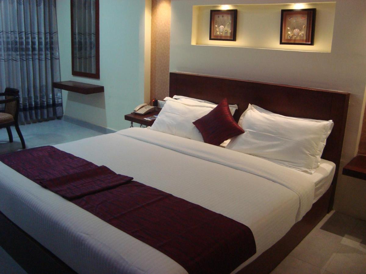 Rouba Residency Hotel Ponnāni Buitenkant foto