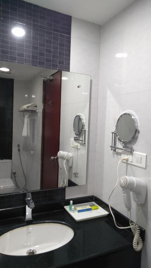Rouba Residency Hotel Ponnāni Buitenkant foto
